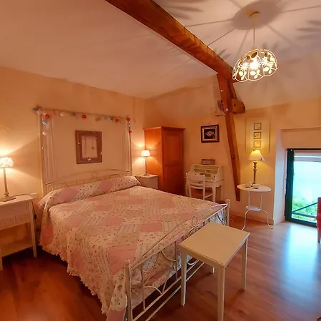 Fleurs Des Champs Bed and Breakfast 3*