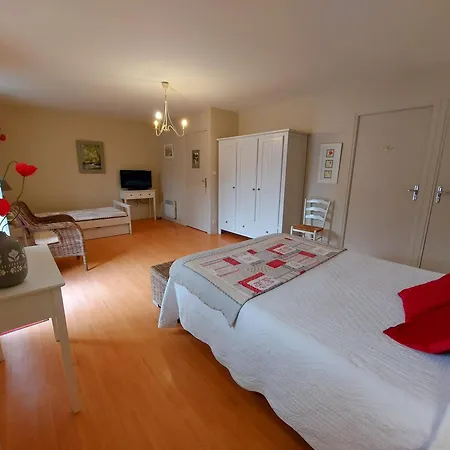 Fleurs Des Champs Bed and Breakfast 3*