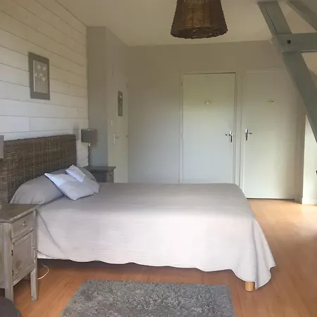 Bed and Breakfast Fleurs Des Champs 3*