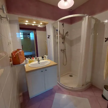 Fleurs Des Champs Bed and Breakfast 3*