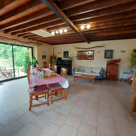 Fleurs Des Champs Bed and Breakfast Saint-Germain-le-Fouilloux